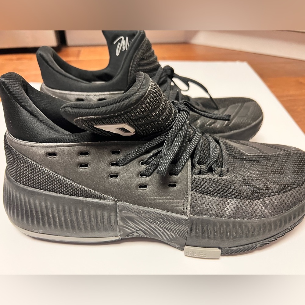 Adidas Men’s Size 7.5